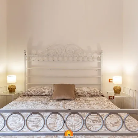 Rokkaria House Semesterbostad *